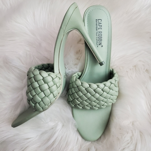 Open toe heels - Picture 2 of 4